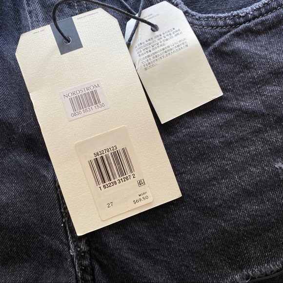 NWT Levi’s High Rise Distressed Shorts Black 27 - Picture 6 of 8